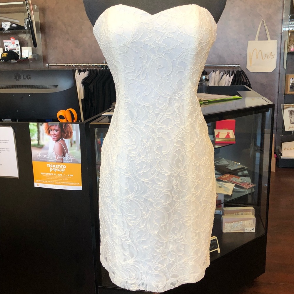 Short Lace Fitted Ivory Cocktail Dress, size 6